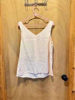 Women's V-Neck Light Pink Sleeveless Tank Top